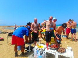 Grillen am Strand von Kreta